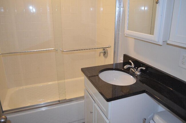 Foto del edificio - 536 Columbus Ave