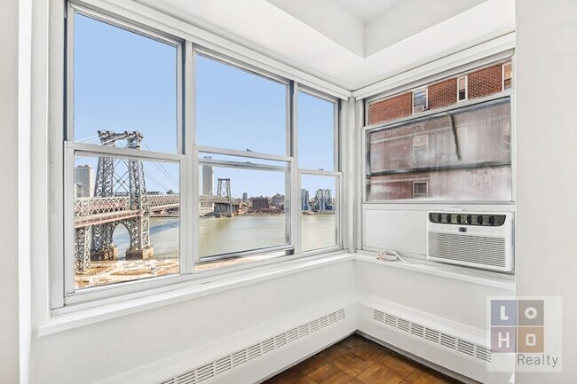 Foto del edificio - 477 FDR Dr
