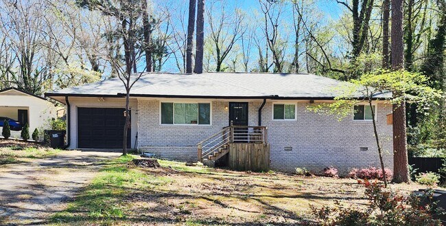 Building Photo - 3158 Cloverhurst Dr