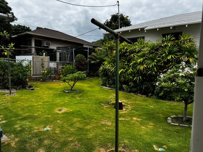 Building Photo - Charming 2/1/2 House on Hinano St. in the Kaimuki/Diamond Head area
