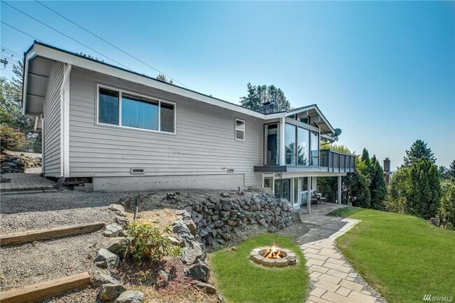 Photo - 2323 - Jones Apartment