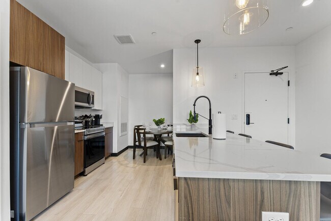 Foto del edificio - 600 Broadway-ID1240310P