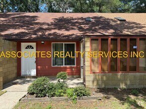 Building Photo - 4708 SW 67th Terrace