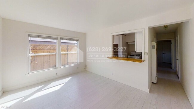 Building Photo - 1 br, 1 bath Duplex - 922 Allerton Street -