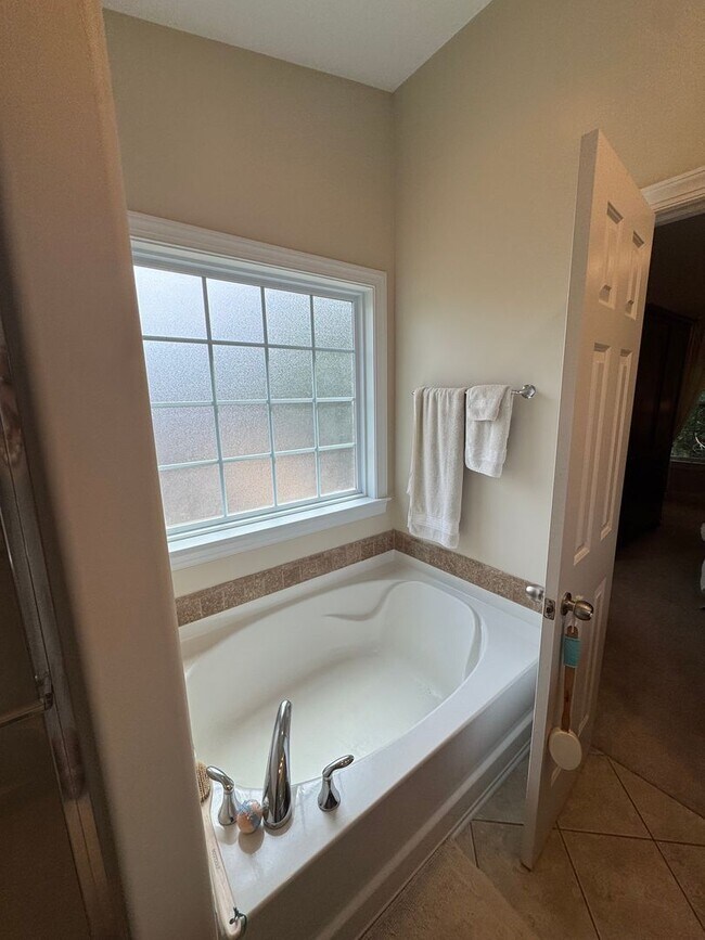 Foto del edificio - 742 Sterling Brooke Ct
