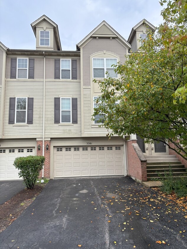 Primary Photo - 3381 Kentshire Cir