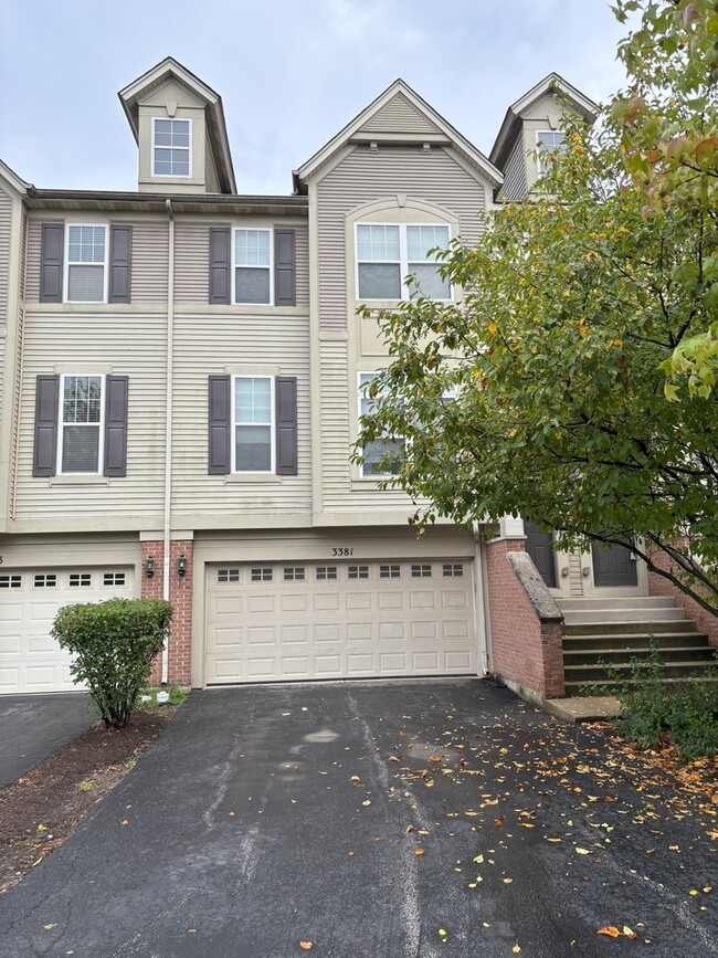 Building Photo - 3381 Kentshire Cir
