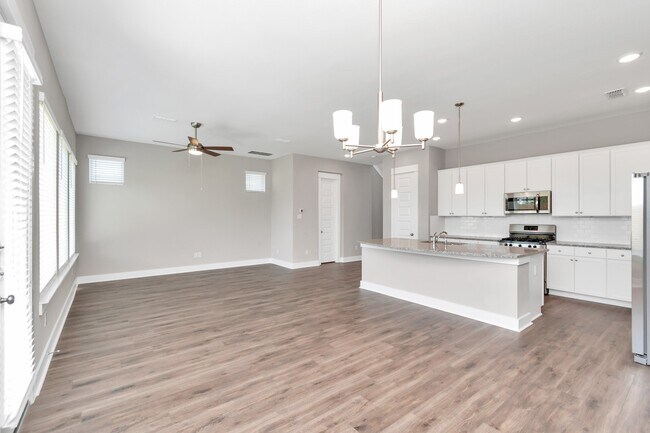 Foto del edificio - 2712 Brown Lk St