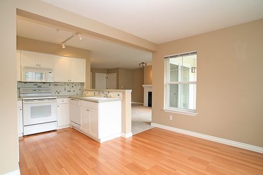 Foto principal - AVAILABLE NOW, Charming Issaquah Condo wit...