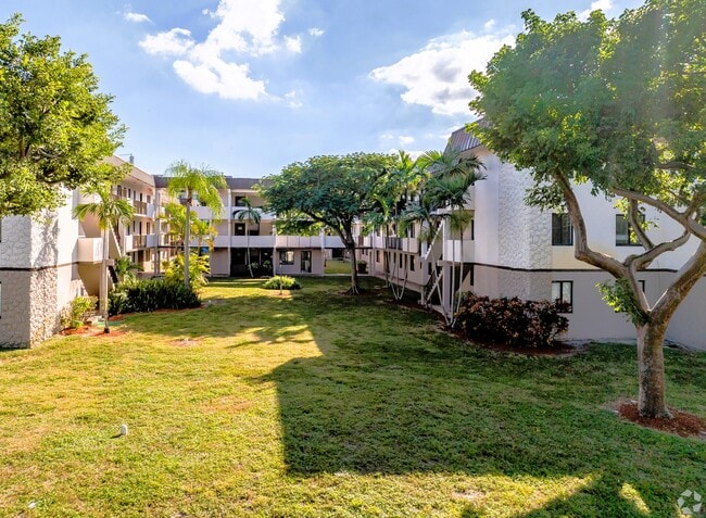 Foto del edificio - Banyan Club