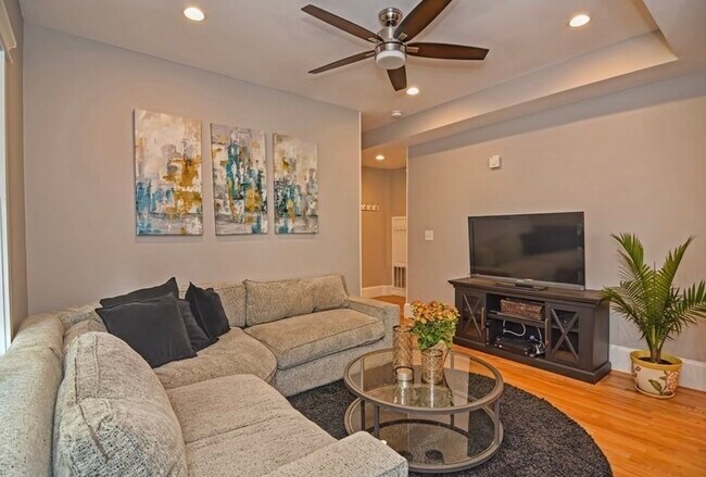 Foto del edificio - 651 E 6th St