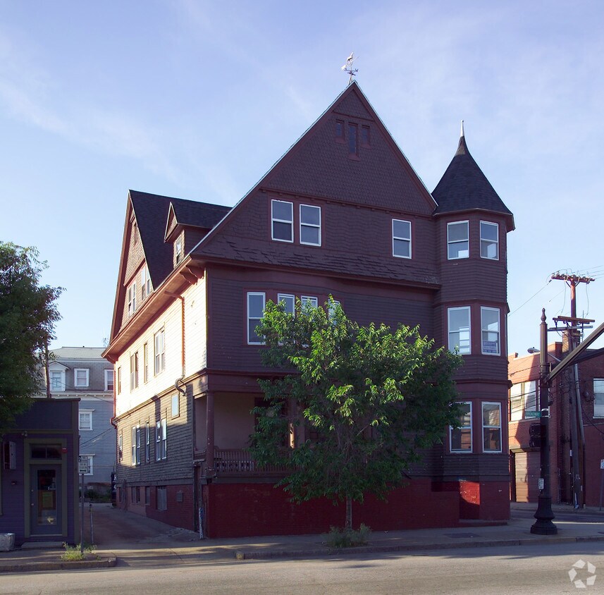 Building Photo - 156 Broadway