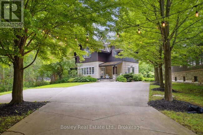 Photo du bâtiment - 118 Heritage Dr