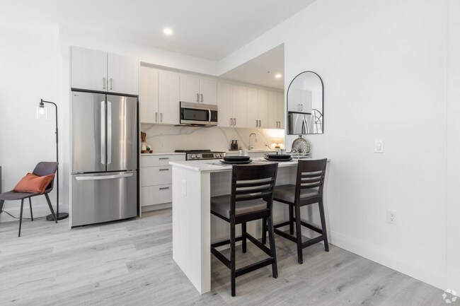 Building Photo - The Landing on Main