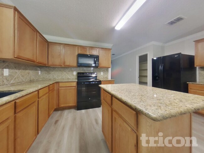 Foto del edificio - 3608 Clydesdale Dr