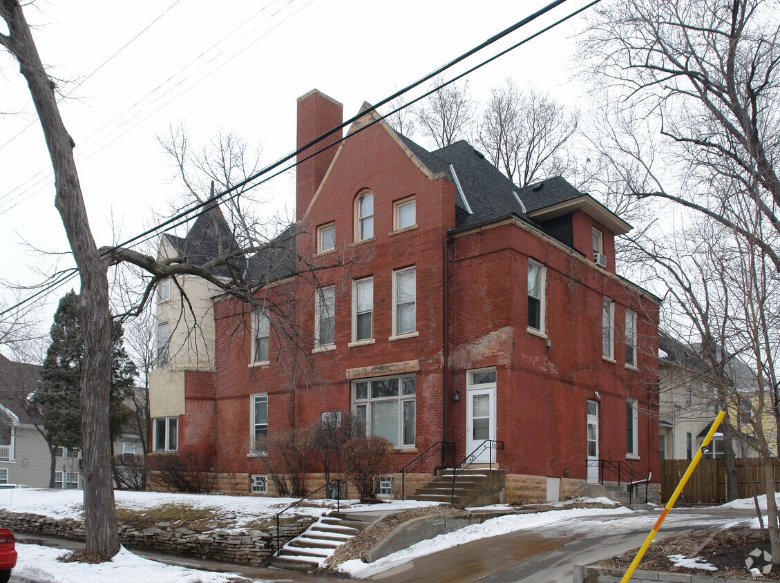 Foto del edificio - 2111-2121 Colfax Ave S