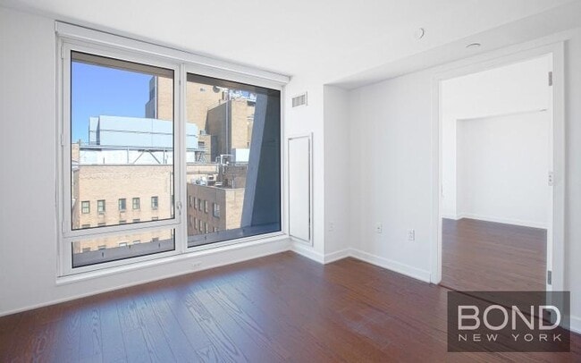 Building Photo - 400 W 113th St