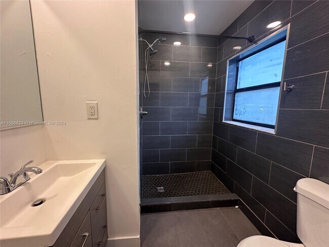 Foto del edificio - 1430 SW 27th St