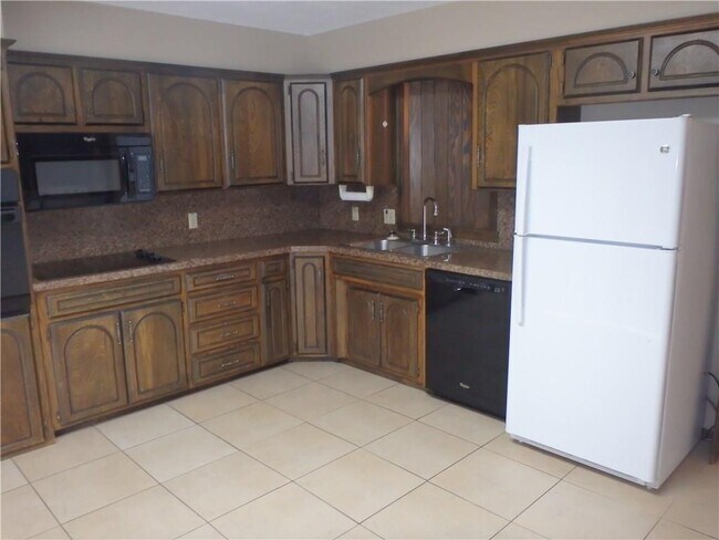 Foto del edificio - 1344 Meadow Ln