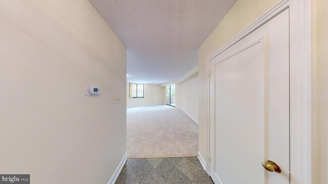 Building Photo - 4550 N Park Ave