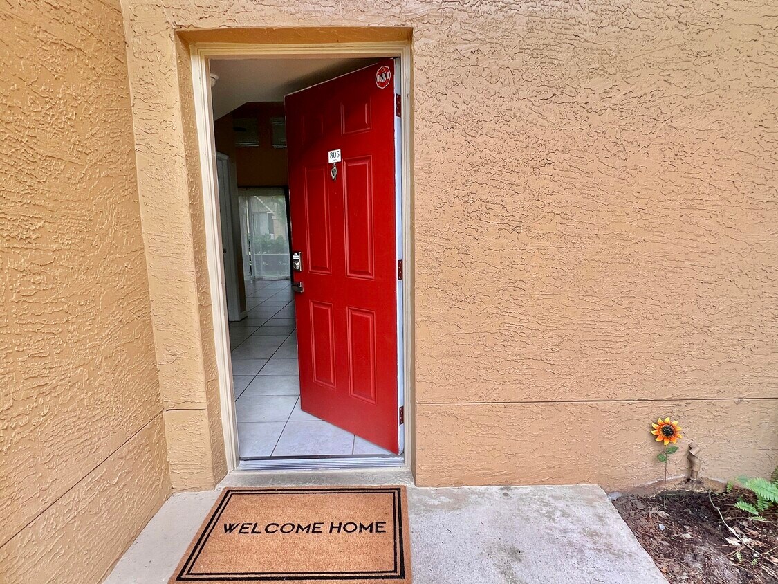 Primary Photo - 4863 Via Palm Lakes