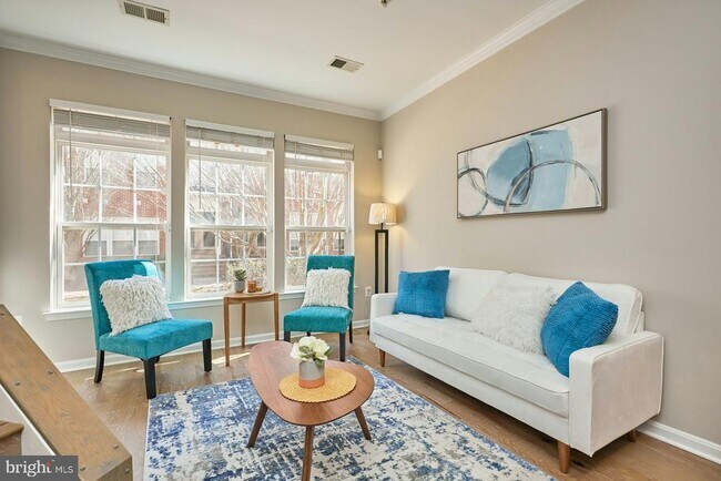 Foto del edificio - 7166 Little Thames Drive