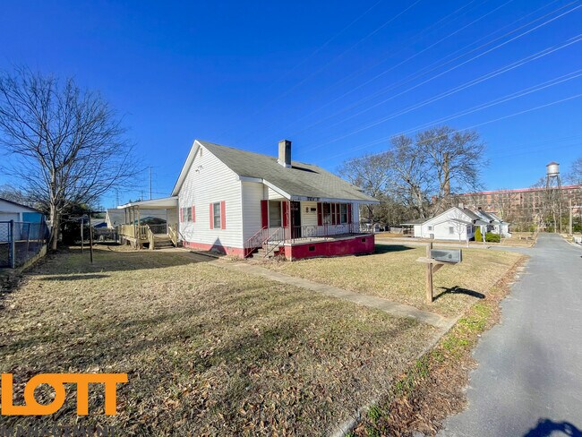 Building Photo - 8 Haynesworth St