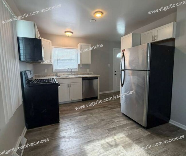 Foto del edificio - 2 Spacious Bedrooms • 1 Modern Bathroom + Rec Room home in Hammond, IN (Hessville Area)