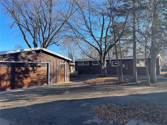 Building Photo - 7220 Pleasant Ave