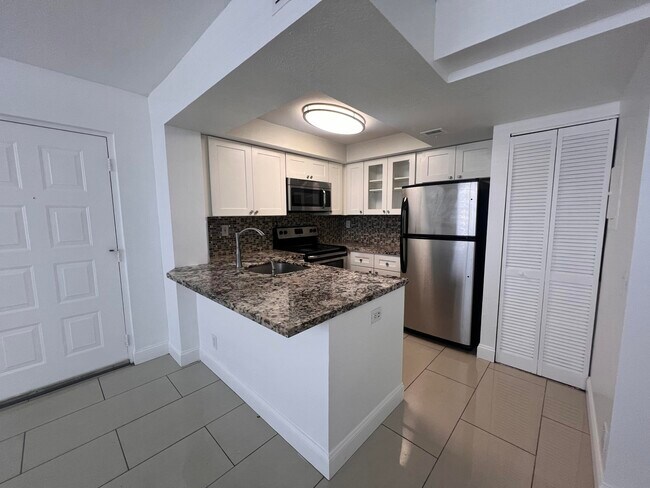Building Photo - 728 Executive Center Dr