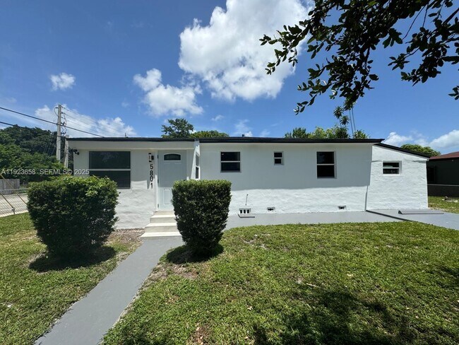 Foto del edificio - 5801 NW 11th Ave