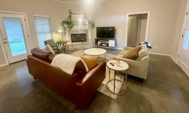 Foto del edificio - Beautiful 3 Bed/2 Bath for Rent in Germant...