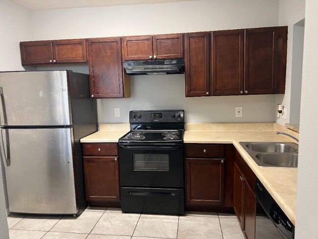 Building Photo - 6431 Cypressdale Dr
