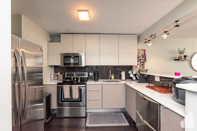 Photo - 10 E Ontario St Apartment