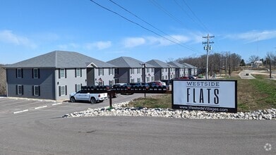 Building Photo - 710 Hwy O