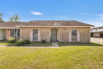 Building Photo - 6913 Chasewood Dr