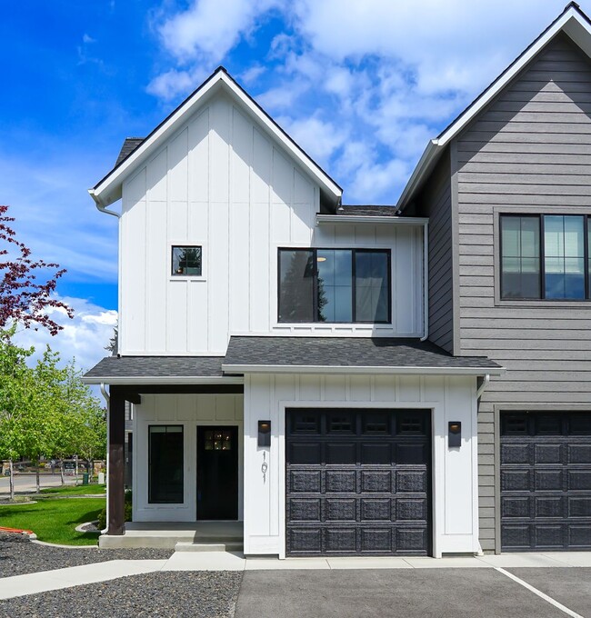 Building Photo - 2148