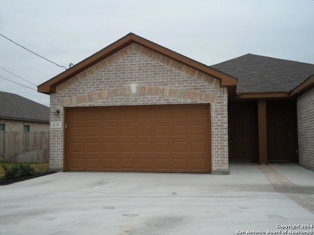 Foto del edificio - 210 Stone Gate Dr