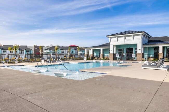 Building Photo - Hawthorne at The Mill