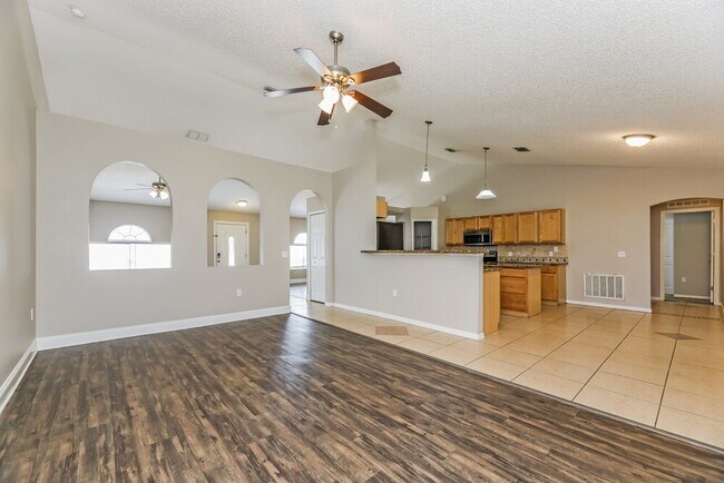 Building Photo - 7245 Nottinghamshire Dr