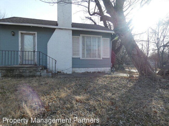 Building Photo - 2 br, 1 bath House - 1049 W 29th St N