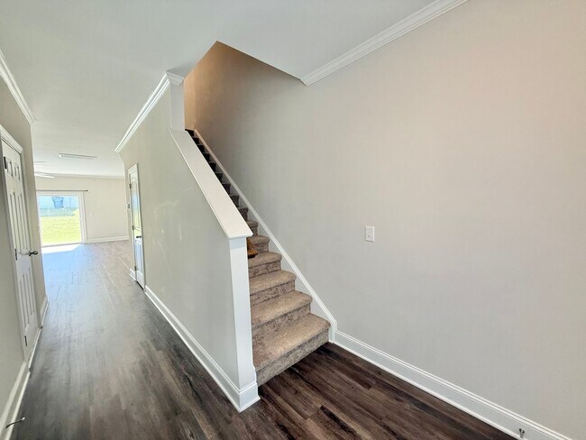 Foto del edificio - Stunning 3BD, 2.5BA Raleigh Townhome in a ...