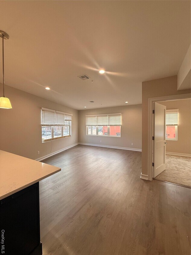 Building Photo - 122 Greenwich Ave