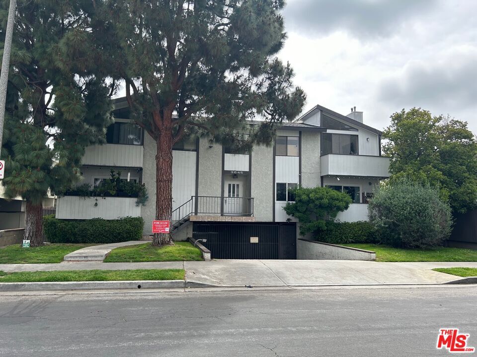 Primary Photo - 3645 Westwood Blvd