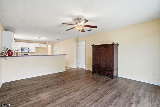Building Photo - 1060 Antigua Cir