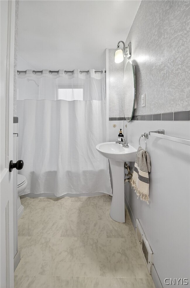 Foto del edificio - 500 Malden Rd