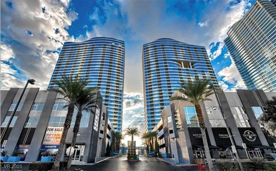 Foto principal - 4575 Dean Martin Dr
