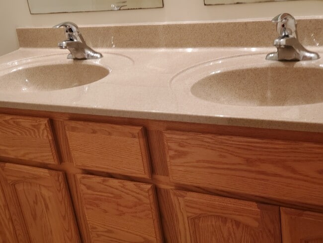 Foto del edificio - 332 Cassidy Ct