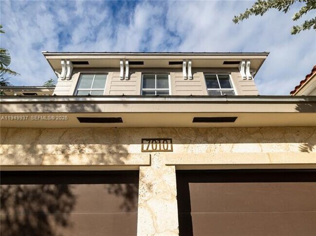 Photo - 7010 NW 106th Ave House