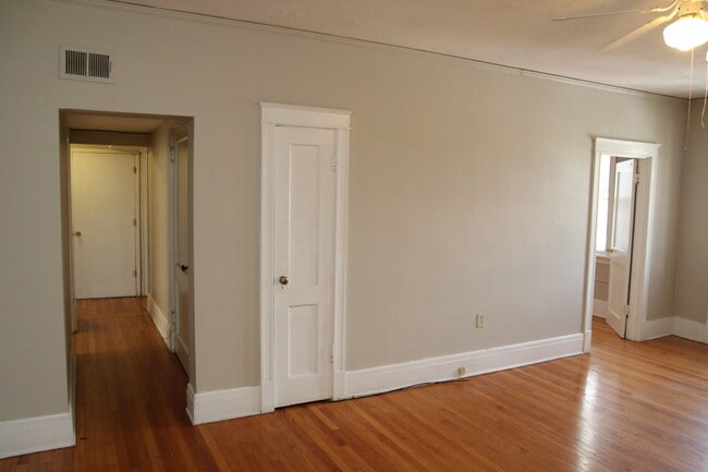 Building Photo - 6252 Delmar Blvd